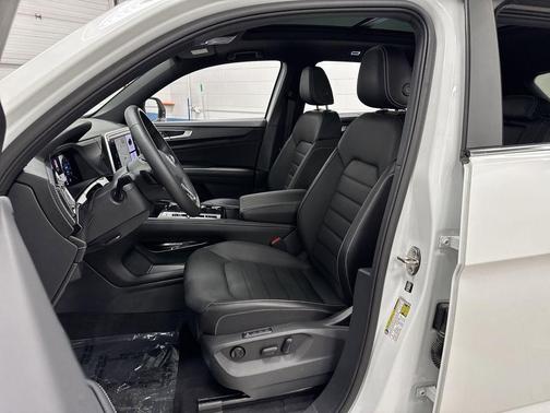 2024 Volkswagen Atlas Cross Sport 2.0T SEL