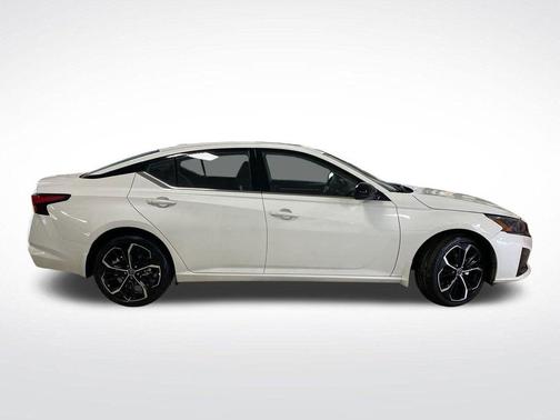2025 Nissan Altima SR AWD