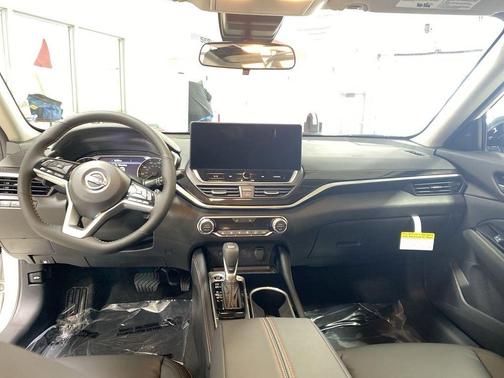 2025 Nissan Altima SR AWD