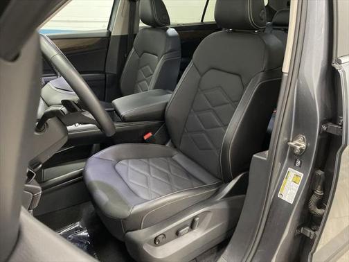 2024 Volkswagen Atlas 2.0T SE w/Technology 4MOTION