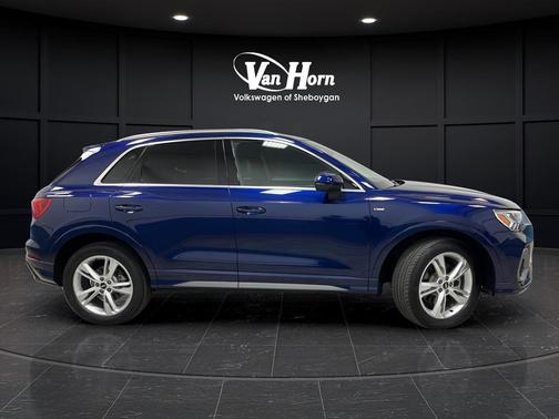 Navarra Blue Metallic 2024 Audi Q3 Premium 45 TFSI S line quattro Tiptronic