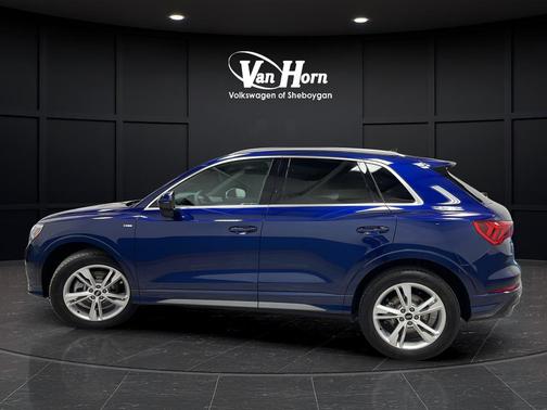 Navarra Blue Metallic 2024 Audi Q3 Premium 45 TFSI S line quattro Tiptronic