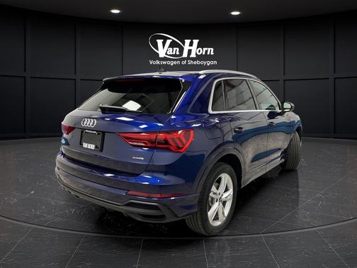 Navarra Blue Metallic 2024 Audi Q3 Premium 45 TFSI S line quattro Tiptronic