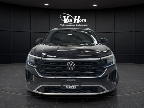 Deep Black 2024 Volkswagen Atlas Cross Sport 2.0T SE w/Technology 4MOTION