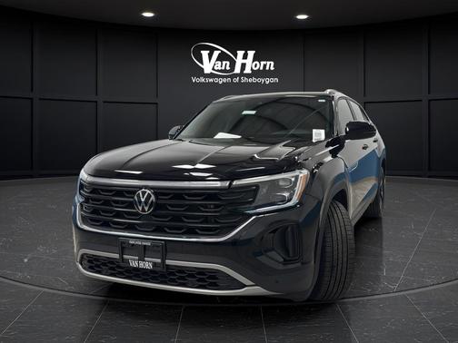 Deep Black 2024 Volkswagen Atlas Cross Sport 2.0T SE w/Technology 4MOTION