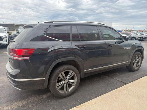 Deep Black 2019 Volkswagen Atlas 3.6L SE w/Technology