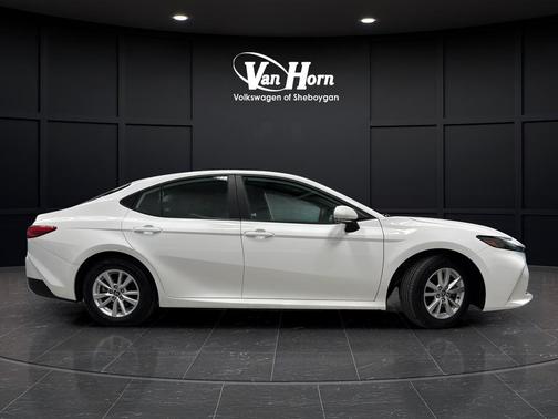 Ice Cap 2025 Toyota Camry SE