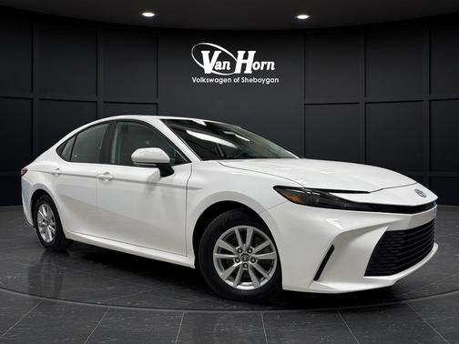 Ice 2025 Toyota Camry LE