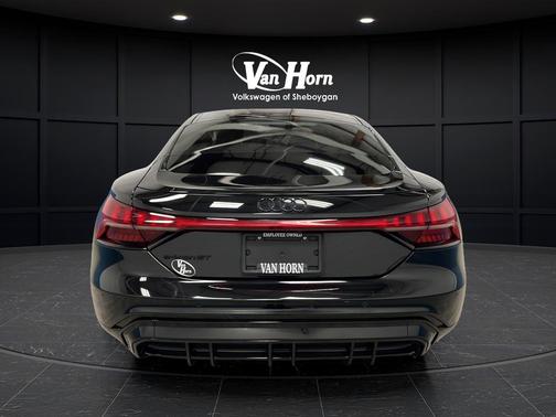Mythos Black Metallic 2022 Audi e-tron GT Prestige