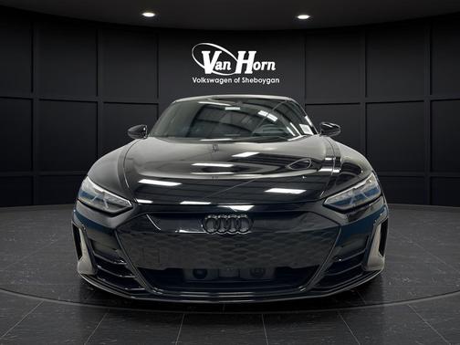 Mythos Black Metallic 2022 Audi e-tron GT Prestige
