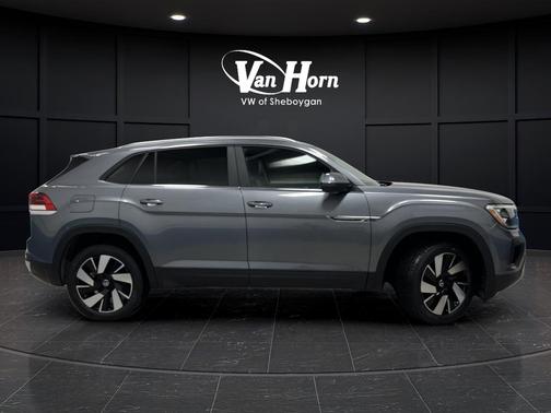 2025 Volkswagen Atlas Cross Sport 2.0T SE w/Technology 4MOTION