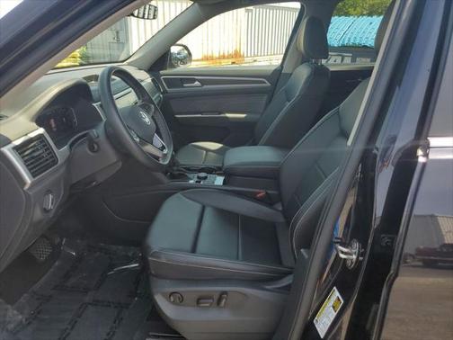 2023 Volkswagen Atlas 3.6L SE w/Technology