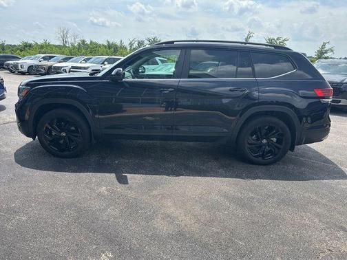 2023 Volkswagen Atlas 3.6L SE w/Technology