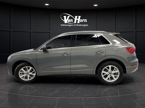 2024 Audi Q3 Premium Plus 40 TFSI quattro Tiptronic