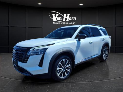 Everest White Pearl Tricoat 2026 Nissan Pathfinder Platinum
