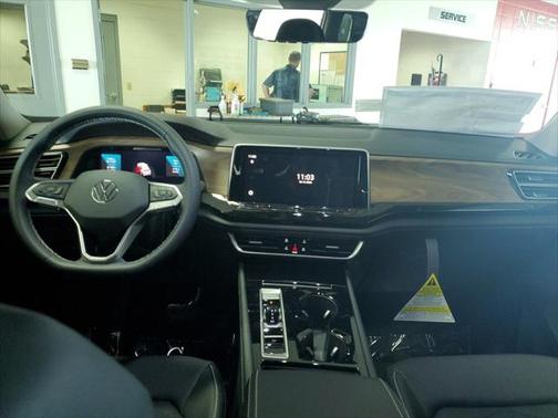 2025 Volkswagen Atlas 2.0T SE w/Technology 4MOTION