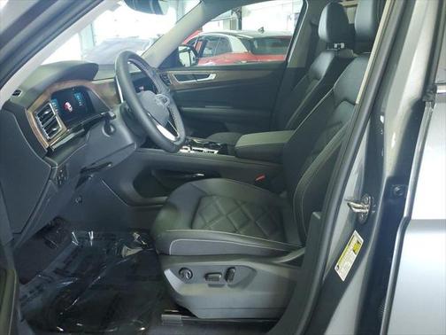 2025 Volkswagen Atlas 2.0T SE w/Technology 4MOTION