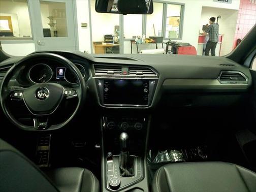 2021 Volkswagen Tiguan 2.0T SE R-Line Black 4MOTION