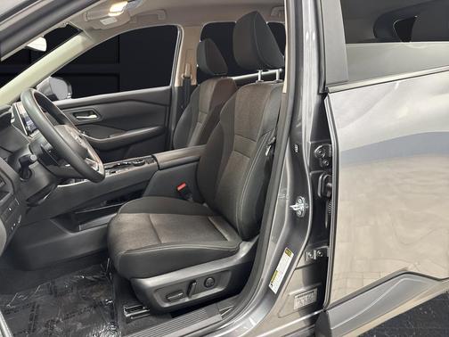 Gun Metallic 2024 Nissan Rogue SV
