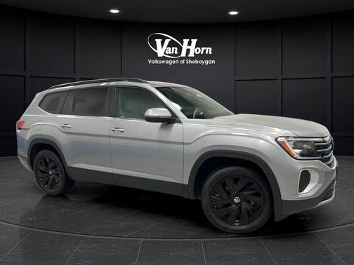 Silver Mist Metallic 2026 Volkswagen Atlas 2.0T SE w/Technology 4MOTION