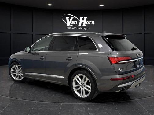 2025 Audi Q7 55 Premium Plus