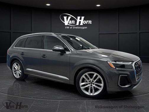 2025 Audi Q7 55 Premium Plus