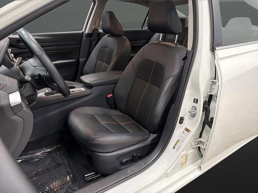 2022 Nissan Altima SR Intelligent AWD