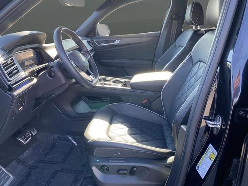 2024 Volkswagen Atlas Cross Sport 2.0T SEL Premium