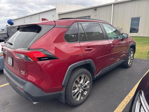 2019 Toyota RAV4 XLE Premium