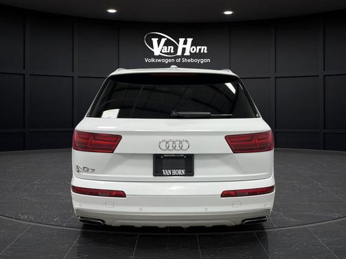 Glacier White 2019 Audi Q7 55 Premium
