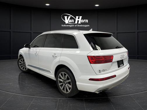 Glacier White 2019 Audi Q7 55 Premium