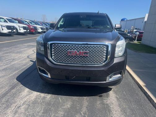 Iridium Metallic 2017 GMC Yukon XL SLT