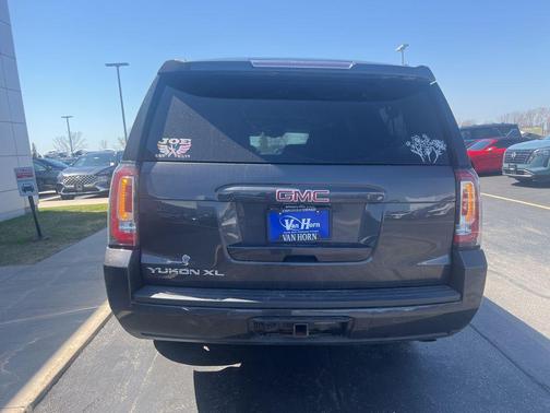 Iridium Metallic 2017 GMC Yukon XL SLT