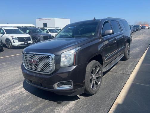 Iridium Metallic 2017 GMC Yukon XL SLT