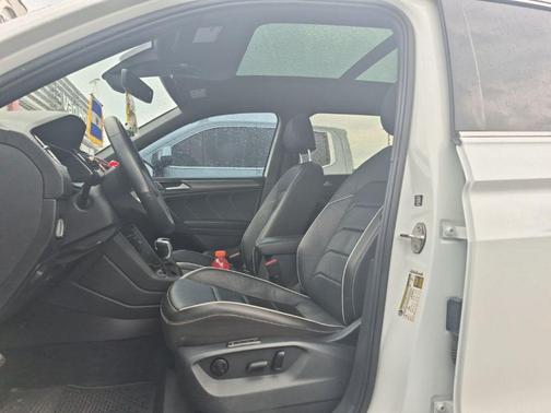 White Pearl 2022 Volkswagen Tiguan 2.0T SEL R-Line 4MOTION