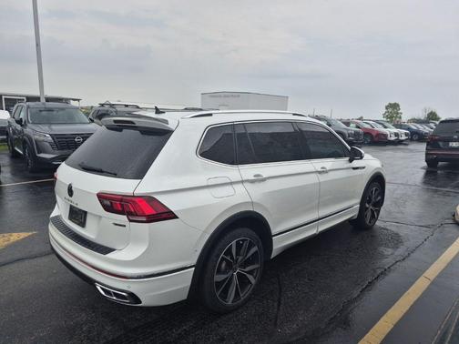 White Pearl 2022 Volkswagen Tiguan 2.0T SEL R-Line 4MOTION