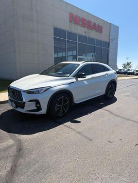 Majestic White 2023 INFINITI QX55 ESSENTIAL