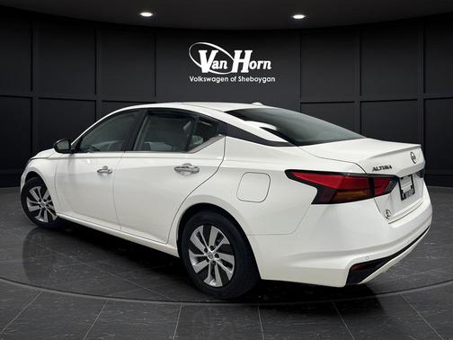 Glacier White 2025 Nissan Altima S FWD