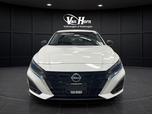 Glacier White 2025 Nissan Altima S FWD