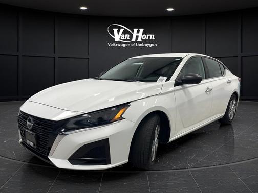 Glacier White 2025 Nissan Altima S FWD