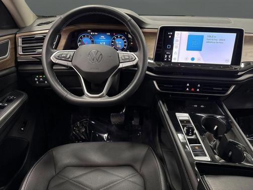 2025 Volkswagen Atlas 2.0T SE w/Technology 4MOTION