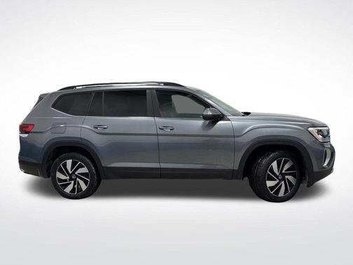 2025 Volkswagen Atlas 2.0T SE w/Technology 4MOTION
