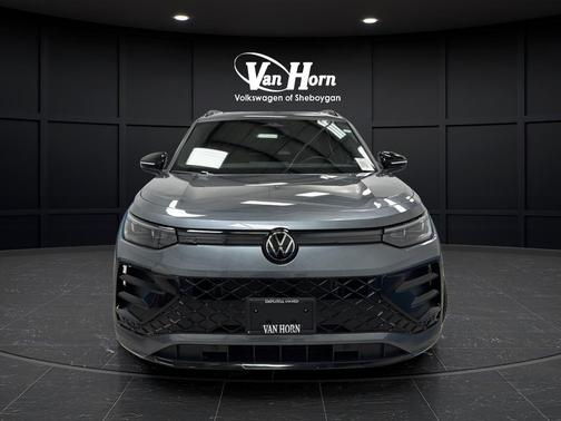 Platinum Gray Metallic 2025 Volkswagen Tiguan 2.0T SE R-Line Black 4MOTION