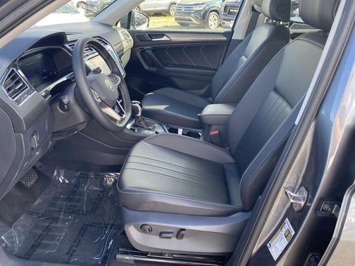 2024 Volkswagen Tiguan 2.0T SE 4MOTION