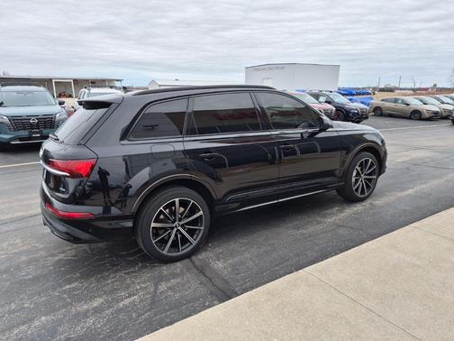 Orca Black Metallic 2020 Audi Q7 55 Premium Plus