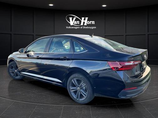 Deep Black Pearl 2022 Volkswagen Jetta 1.5T SE