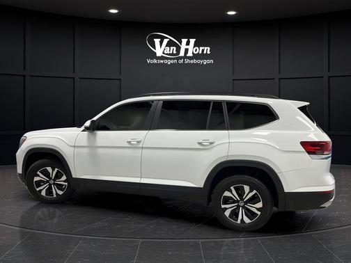 Pure White 2024 Volkswagen Atlas 2.0T SE