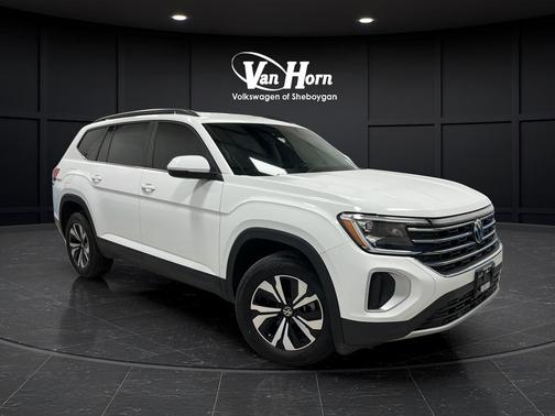 Pure White 2024 Volkswagen Atlas 2.0T SE