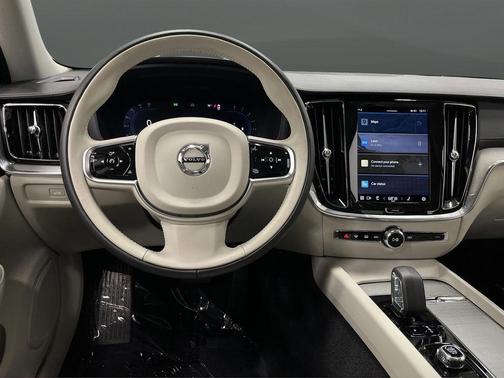 2024 Volvo S60 B5 Ultimate Dark Theme