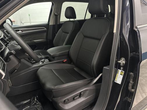 2023 Volkswagen Atlas 2.0T SE w/Technology 4MOTION